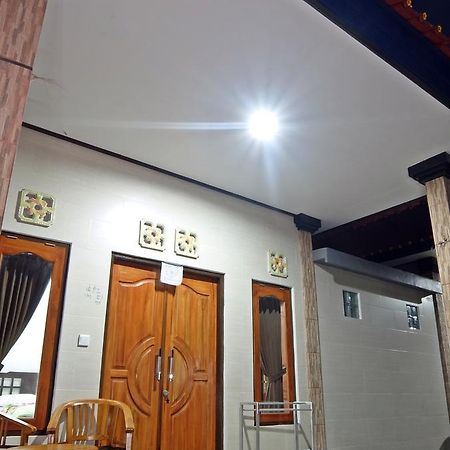 Pondok Wisata Widi Нуса-Лембонган Екстер'єр фото